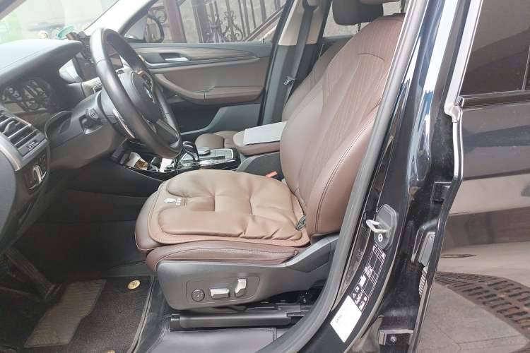 Used BMW X3 2022 Second Facelift xDrive30i Leading Edition M Night Sky Package Left Front Seat