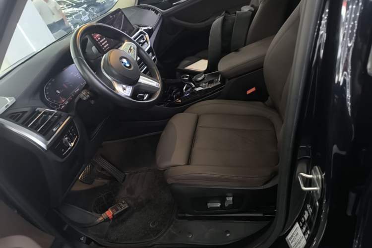 Used BMW X3 2022 Restyled xDrive25i M Sport Package Left Front Seat
