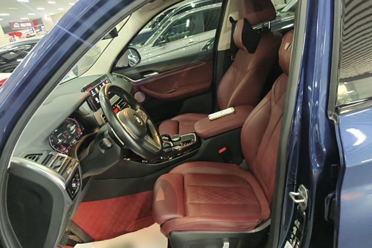 Used BMW X3 2022 Second Facelift xDrive30i Leading Edition M Night Sky Package Left Front Seat
