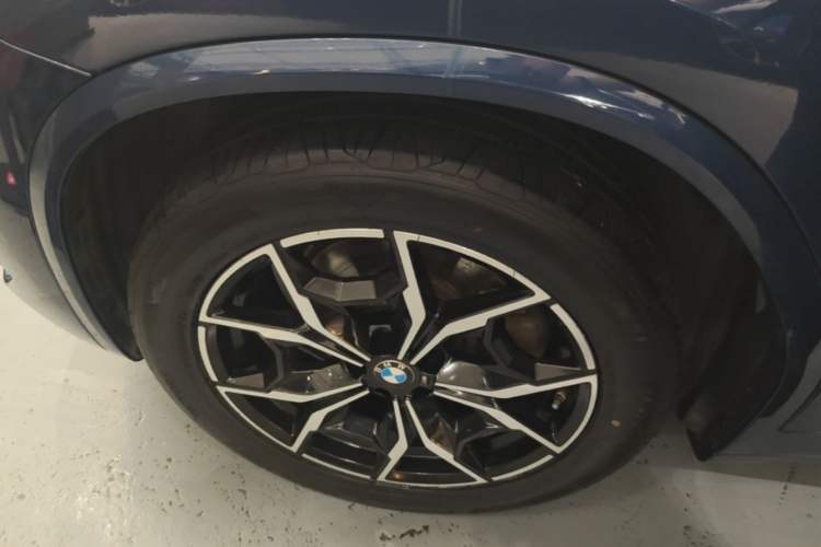 Used BMW X3 2022 xDrive25i M Sport Package Left Front Wheel Hub