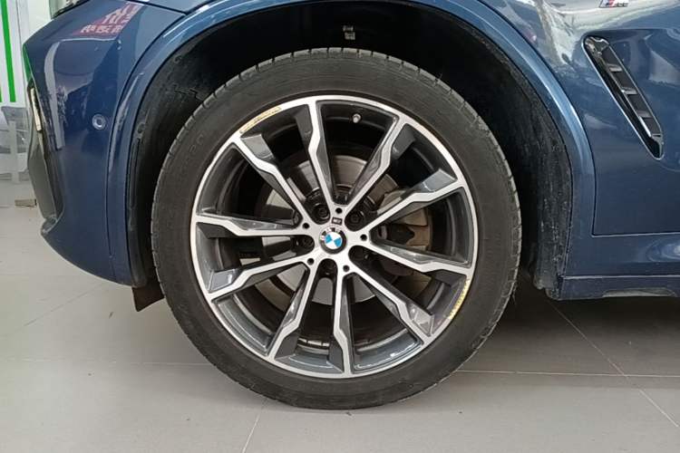 Used BMW X3 2022 Second Facelift xDrive30i Leading Edition M Night Sky Package Left Front Wheel Hub