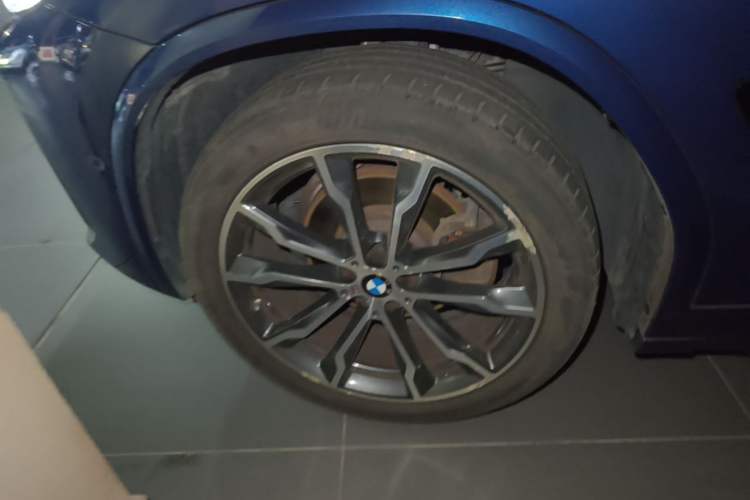 Used BMW X3 2022 Second Facelift xDrive30i Leading Edition M Night Sky Package Left Front Wheel Hub