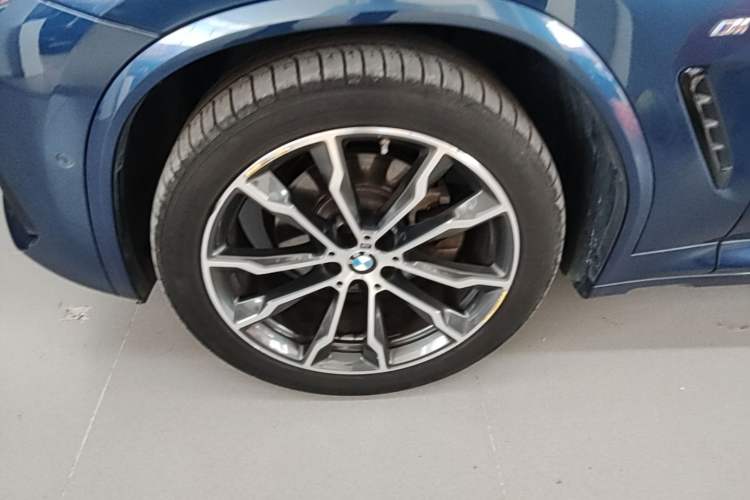 Used BMW X3 2022 Second Facelift xDrive30i Leading Edition M Night Sky Package Left Front Wheel Hub