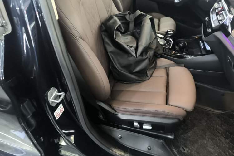 Used BMW X3 2022 Restyled xDrive25i M Sport Package Right Front Seat