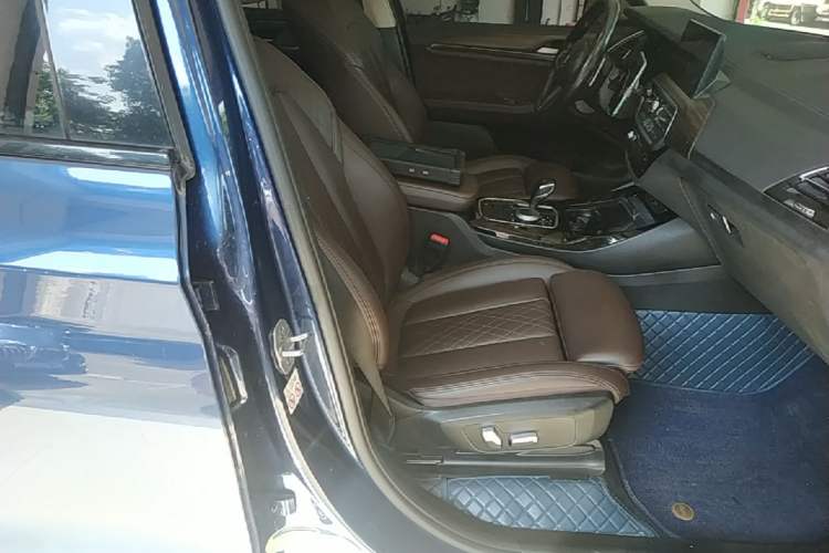 Used BMW X3 2022 xDrive30i Luxury Model M Night Sky Package Right Front Seat