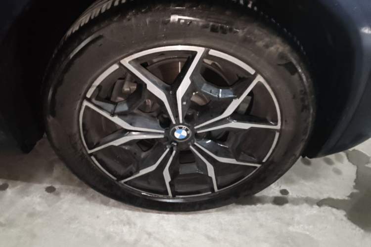 Used BMW X3 2022 xDrive25i M Sport Package Right Front Wheel Hub