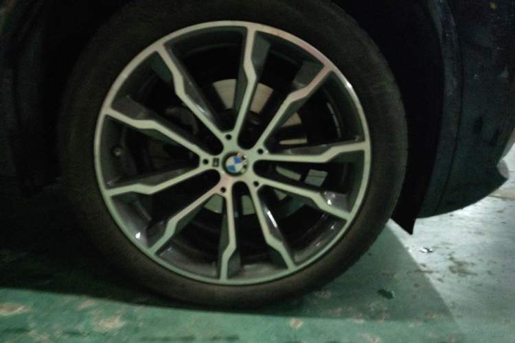Used BMW X3 2022 Facelift xDrive30i Luxury Edition M Night Edition Package Right Front Wheel Hub