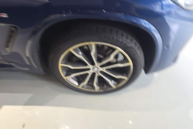 Used BMW X3 2022 Facelift xDrive30i Luxury Edition M Night Edition Package Right Front Wheel Hub
