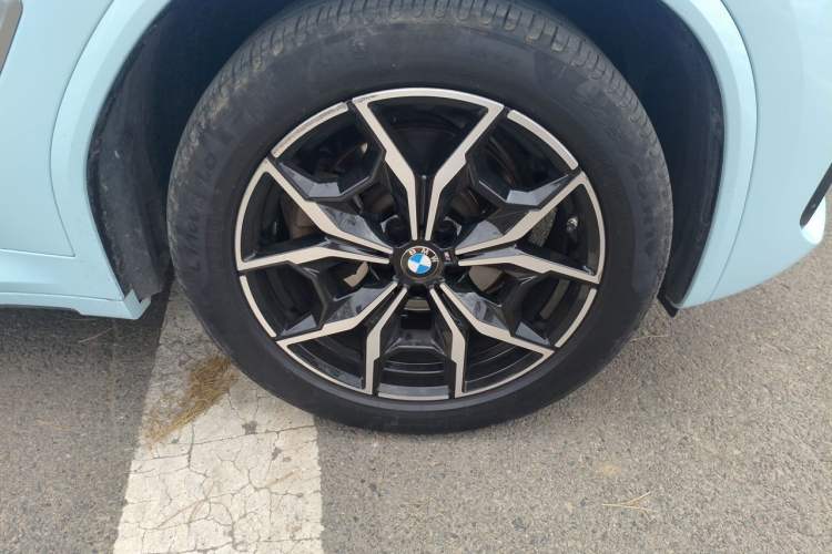 Used BMW X3 2022 xDrive25i M Sport Package Right Front Wheel Hub