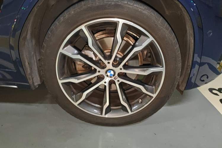 Used BMW X3 2022 xDrive30i Luxury Model M Night Sky Package Right Front Wheel Hub