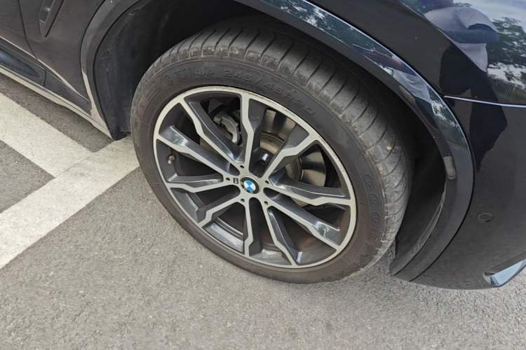 Used BMW X3 2022 Restyled xDrive30i Luxury Edition M Night Sky Package Right Front Wheel Hub