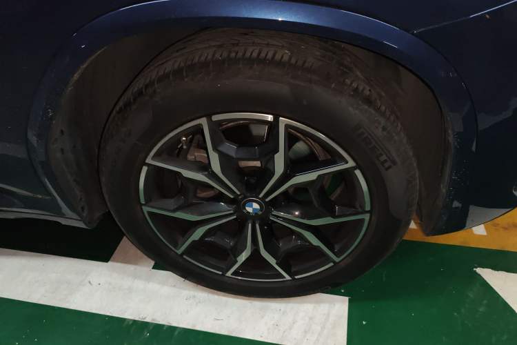 Used BMW X3 2022 xDrive25i M Sport Package Right Front Wheel Hub