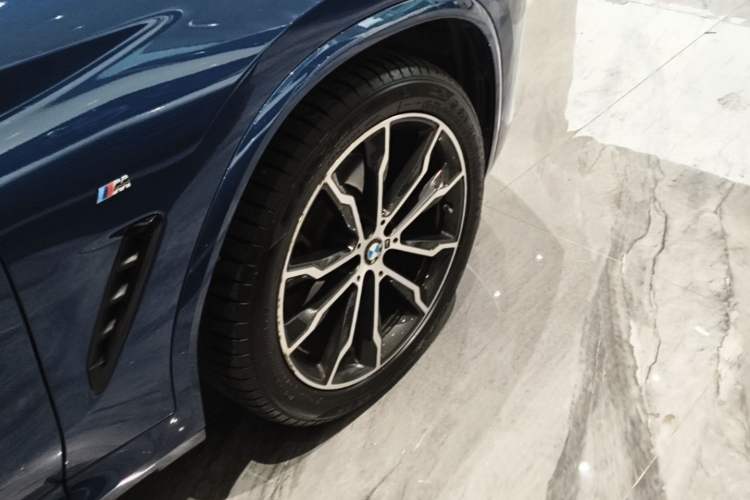 Used BMW X3 2022 xDrive30i Luxury Model M Night Sky Package Right Rear Wheel Hub