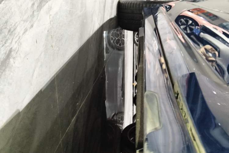 Used BMW X3 2022 xDrive30i Luxury Model M Night Sky Package Right Side Sill