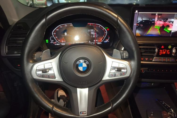 Used BMW X3 2022 Second Facelift xDrive30i Leading Edition M Night Sky Package Steering Wheel