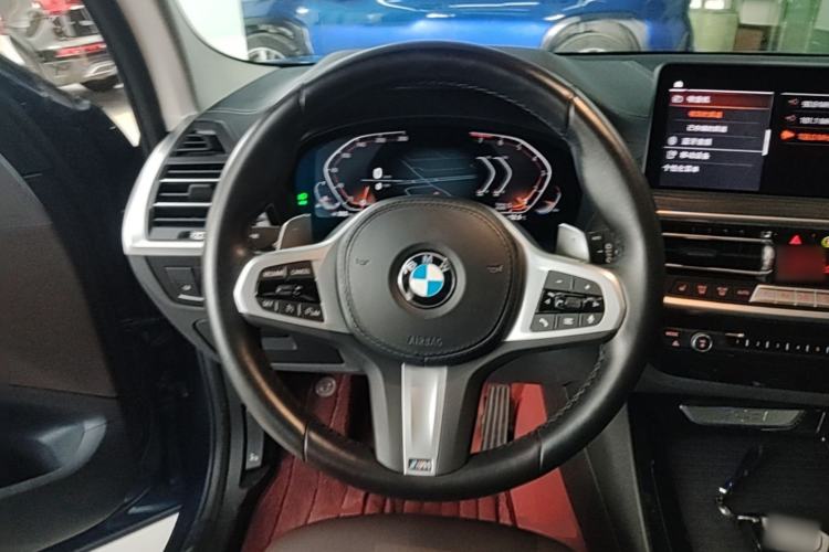 Used BMW X3 2022 Second Facelift xDrive30i Leading Edition M Night Sky Package Steering Wheel