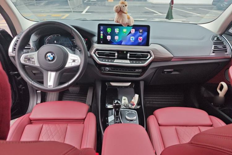 Used BMW X3 2022 Second Facelift xDrive30i Leading Edition M Night Sky Package Center Console