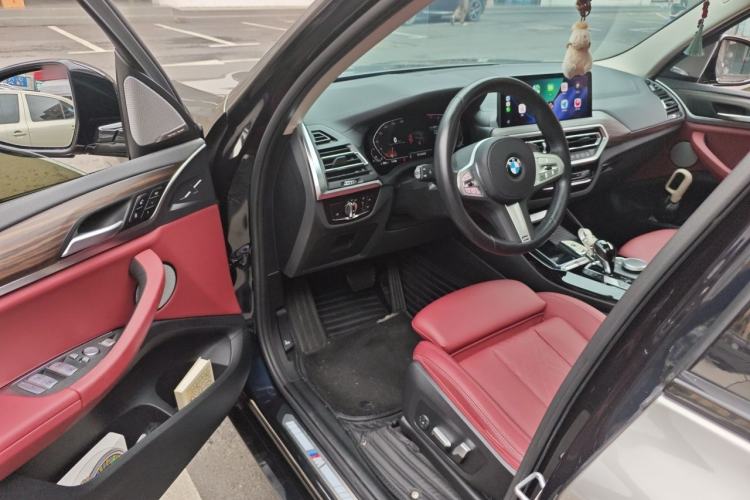 Used BMW X3 2022 Second Facelift xDrive30i Leading Edition M Night Sky Package Driver Seat