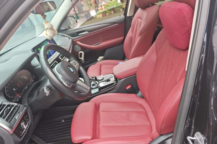 Used BMW X3 2022 Second Facelift xDrive30i Leading Edition M Night Sky Package Left Front Seat