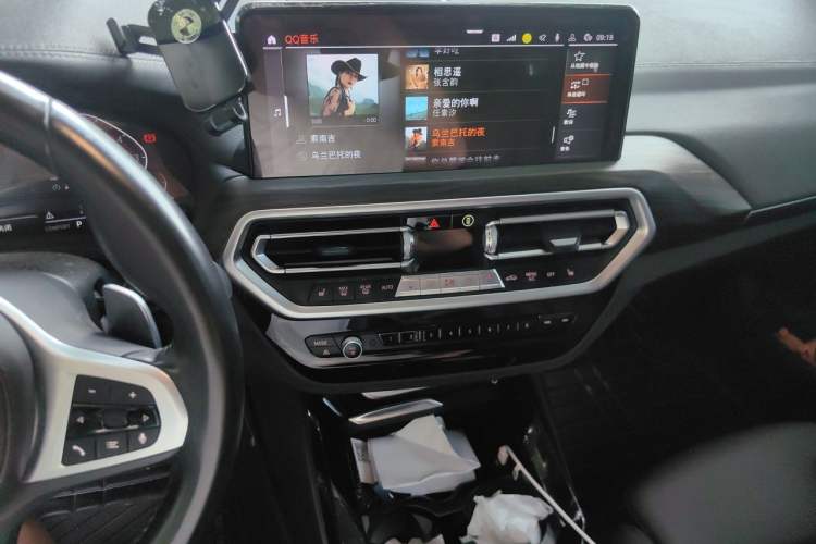 Used BMW X3 2022 xDrive30i Luxury Model M Night Sky Package Audio And AC Panel