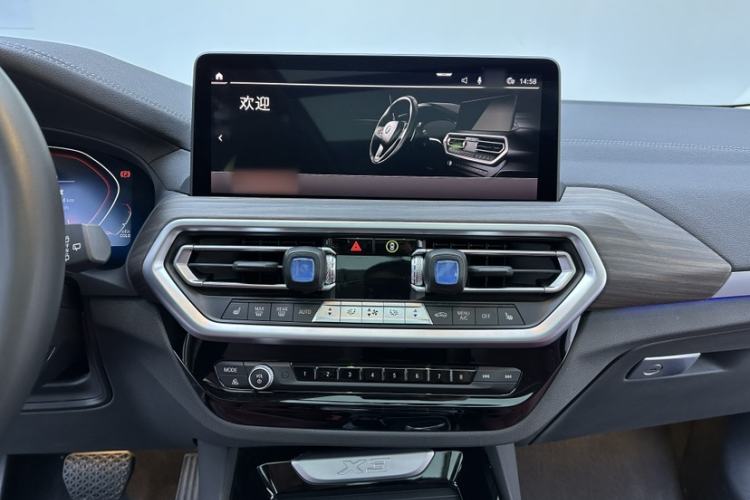 Used BMW X3 2022 Facelift xDrive30i Luxury Edition M Night Edition Package Audio And AC Panel