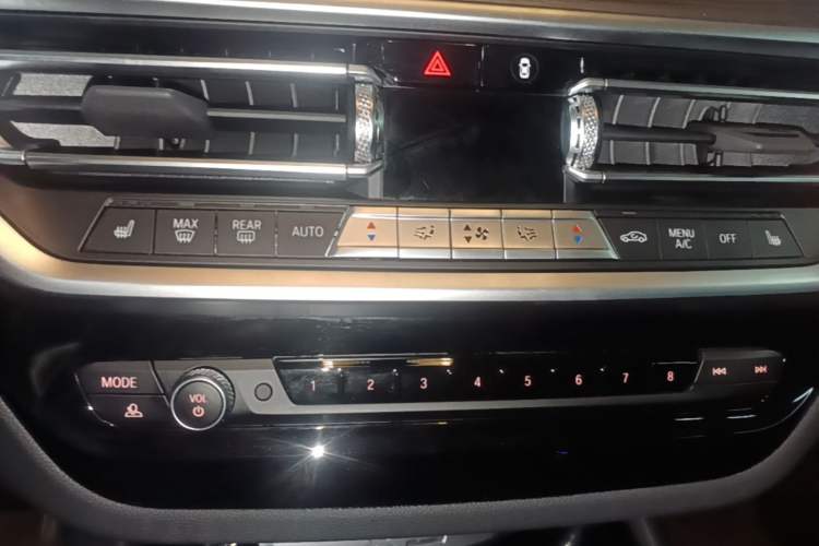 Used BMW X3 2022 xDrive30i Luxury Model M Night Sky Package Audio And AC Panel