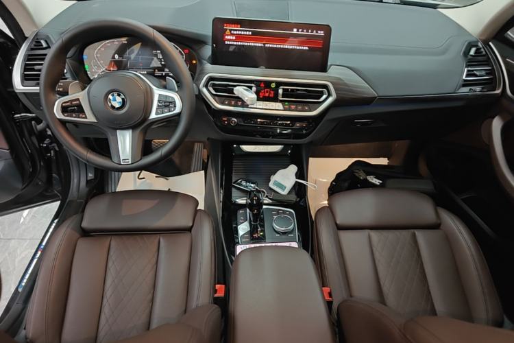 Used BMW X3 2022 xDrive30i Luxury Model M Night Sky Package Center Console