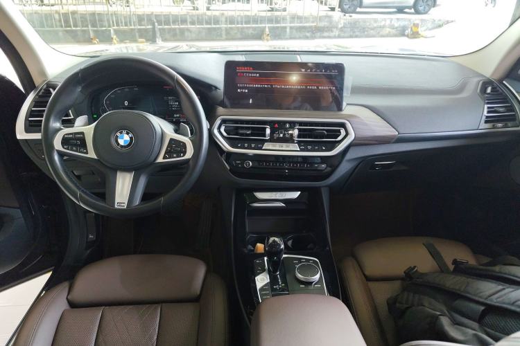 Used BMW X3 2022 xDrive30i Luxury Model M Night Sky Package Center Console