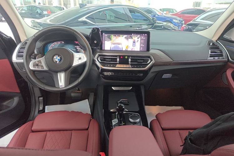 Used BMW X3 2022 Second Facelift xDrive30i Leading Edition M Night Sky Package Center Console