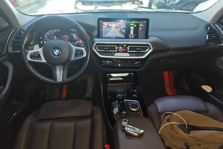 Used BMW X3 2022 xDrive30i Luxury Model M Night Sky Package Center Console