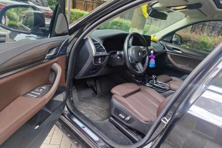 Used BMW X3 2022 xDrive25i M Sport Package Driver Seat