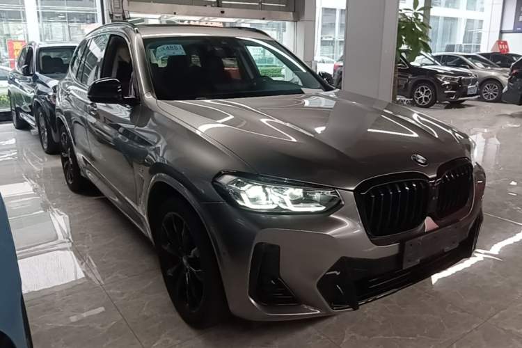 Used BMW X3 2022 Second Facelift xDrive30i Leading Edition M Night Sky Package Front Right 45 Deg