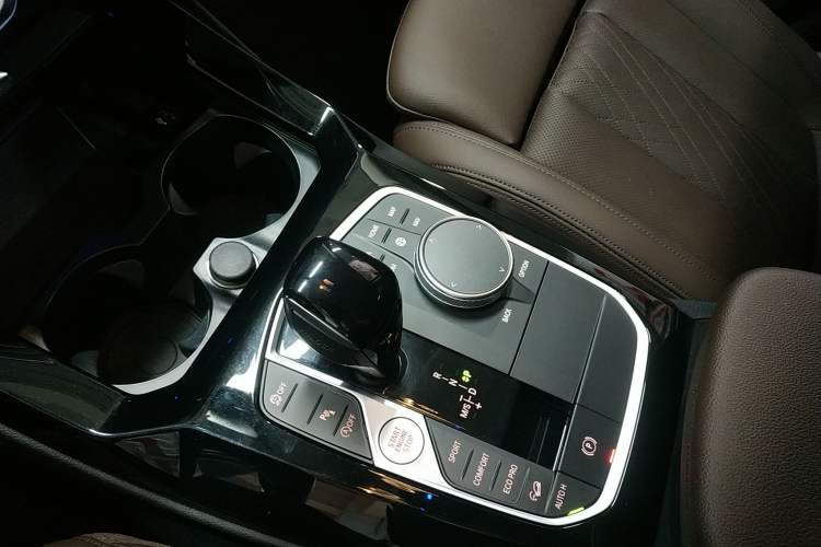 Used BMW X3 2022 Restyled xDrive25i M Sport Package Gear Lever