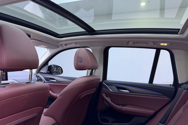 Used BMW X3 2022 Facelift xDrive30i Luxury Edition M Night Edition Package Headliner