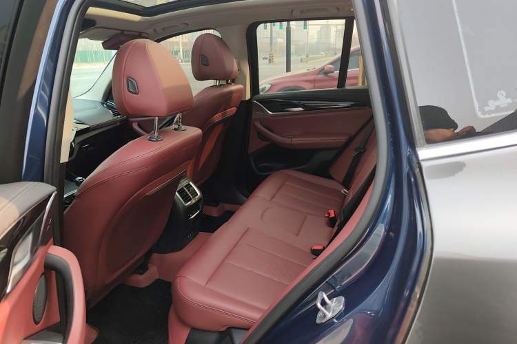 Used BMW X3 2022 xDrive25i M Sport Package Interior 4