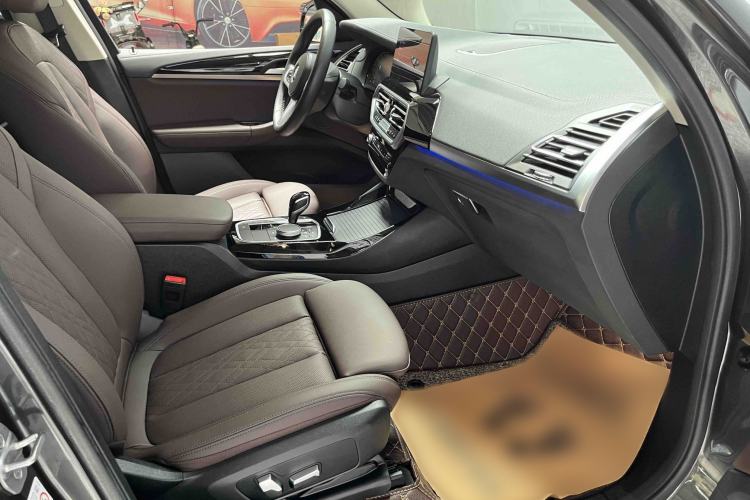 Used BMW X3 2022 xDrive25i M Sport Package Interior 8
