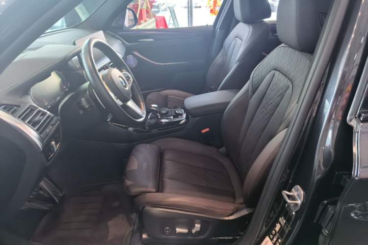 Used BMW X3 2022 xDrive30i Luxury Edition M Night Sky Package Left Front Seat