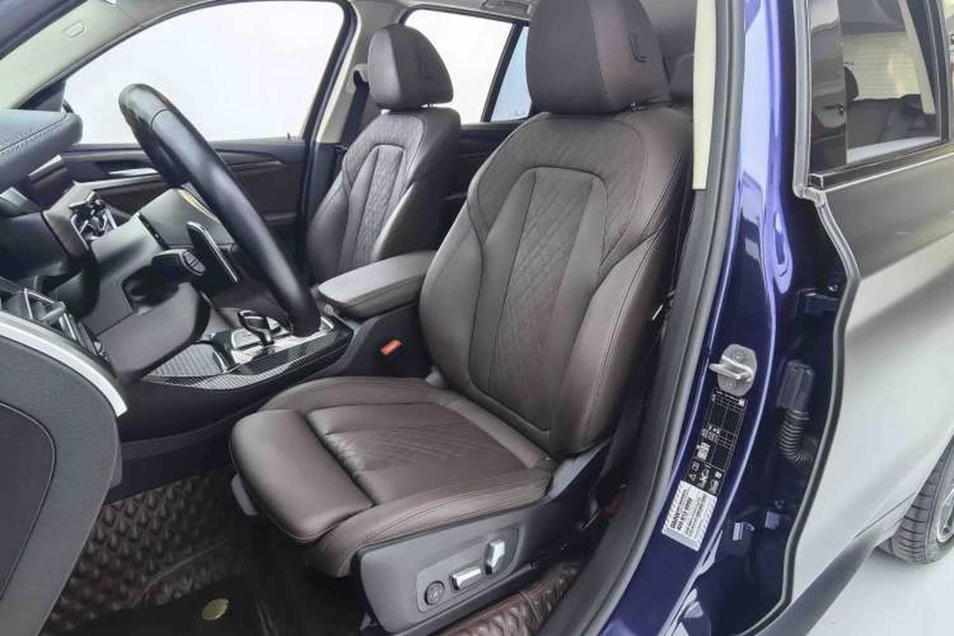 Used BMW X3 2022 Second Facelift xDrive30i Leading Edition M Night Sky Package Left Front Seat