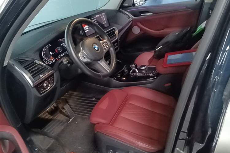 Used BMW X3 2022 Second Facelift xDrive30i Leading Edition M Night Sky Package Left Front Seat