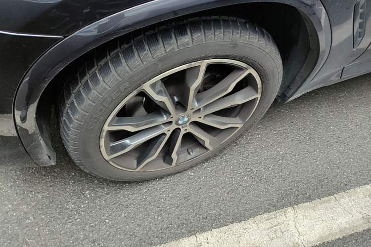 Used BMW X3 2022 xDrive30i Luxury Model M Night Sky Package Left Front Wheel Hub