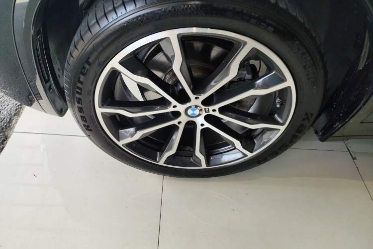 Used BMW X3 2022 xDrive30i Luxury Model M Night Sky Package Left Front Wheel Hub