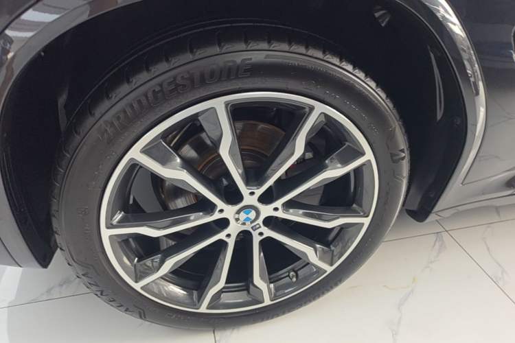 Used BMW X3 2022 Second Facelift xDrive30i Leading Edition M Night Sky Package Left Front Wheel Hub