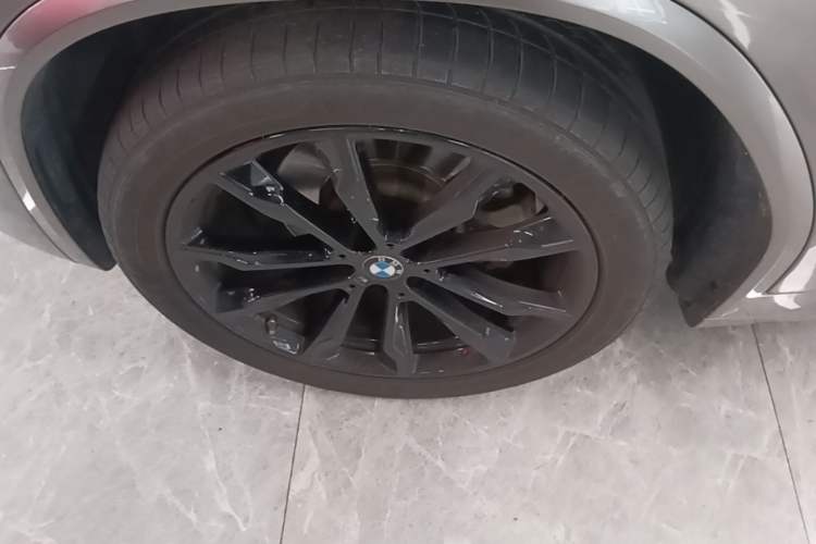 Used BMW X3 2022 Second Facelift xDrive30i Leading Edition M Night Sky Package Left Front Wheel Hub