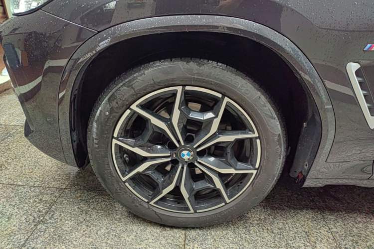 Used BMW X3 2022 Restyled xDrive25i M Sport Package Left Front Wheel Hub