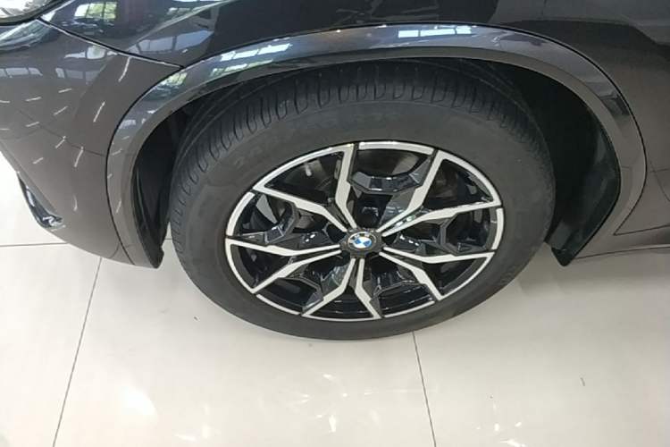 Used BMW X3 2022 Restyled xDrive25i M Sport Package Left Front Wheel Hub
