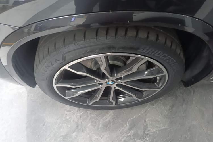 Used BMW X3 2022 xDrive30i Luxury Model M Night Sky Package Left Front Wheel Hub