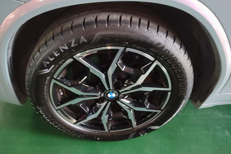 Used BMW X3 2022 Restyled xDrive25i M Sport Package Left Front Wheel Hub