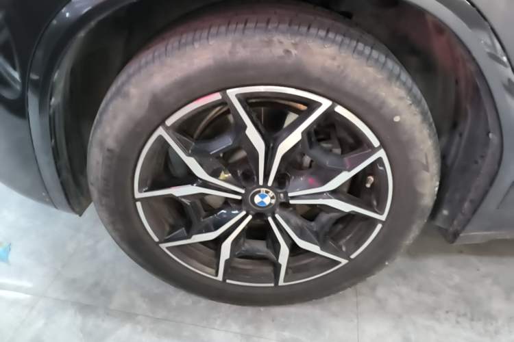 Used BMW X3 2022 xDrive25i M Sport Package Left Front Wheel Hub