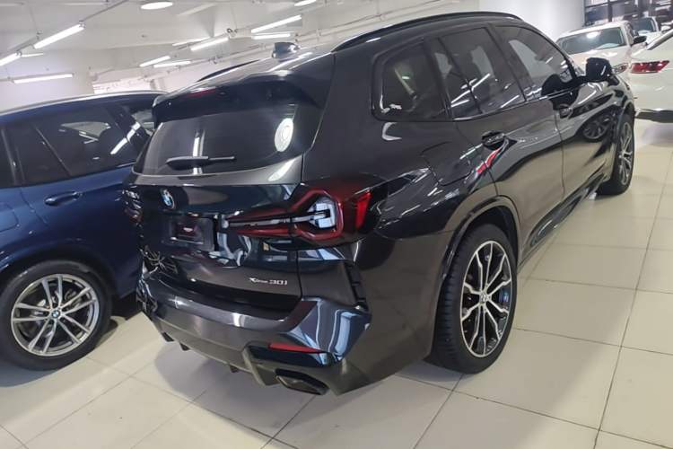 Used BMW X3 2022 Second Facelift xDrive30i Leading Edition M Night Sky Package Rear Right 45 Deg