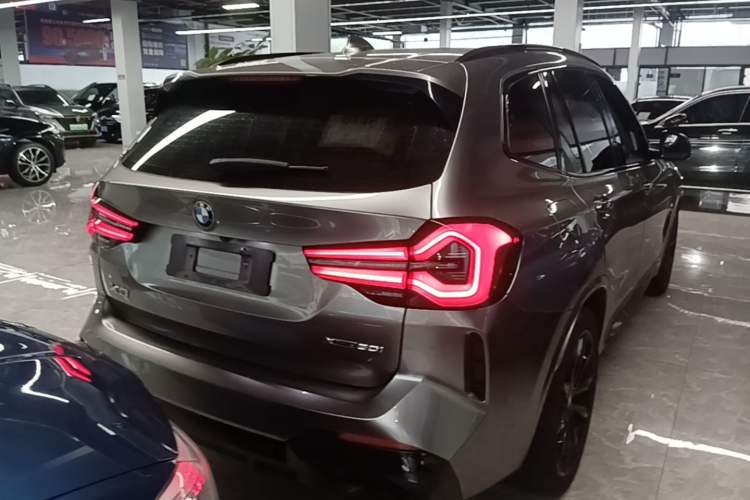 Used BMW X3 2022 Second Facelift xDrive30i Leading Edition M Night Sky Package Rear Right 45 Deg